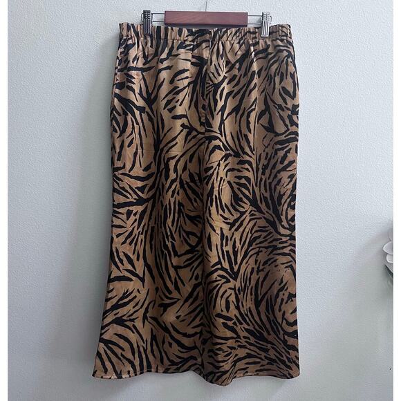 NEW Dress Forum Los Angeles Women's M Animal Print Midi Skirt Goldenrod Black - Picture 2 of 7